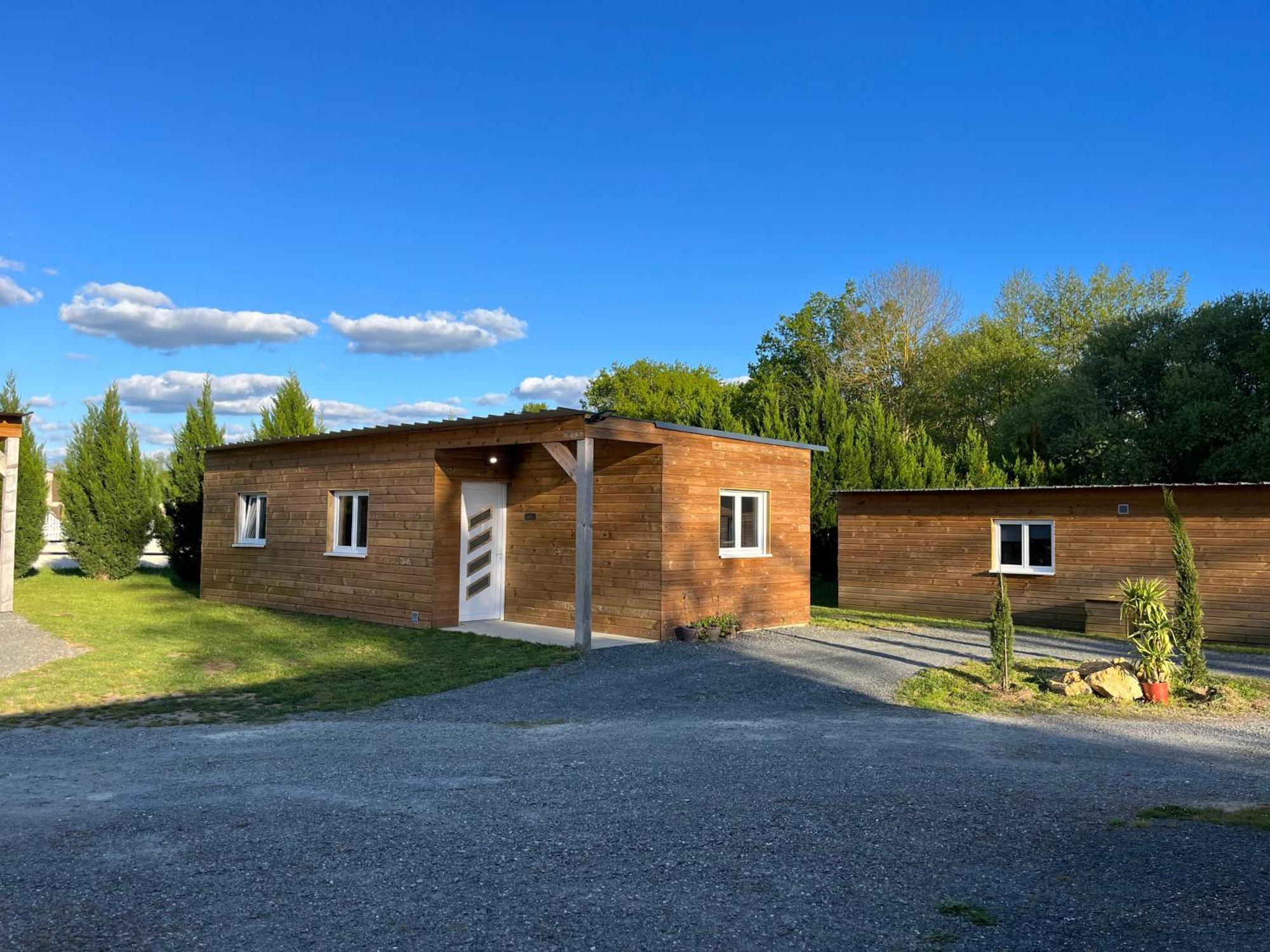 Les Chalets Du Mancel : Chalet Lulu - Bouleries Jump - 24H Du Mans Yvre-l'Eveque Bagian luar foto